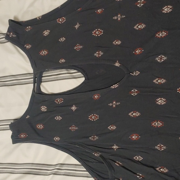 Grey Aztec print tank. - Picture 2 of 2